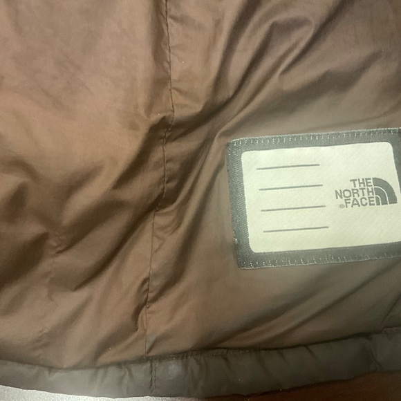 KENDALL JENNR BROWN NORTH FACE JACKET - Picture 8 of 9